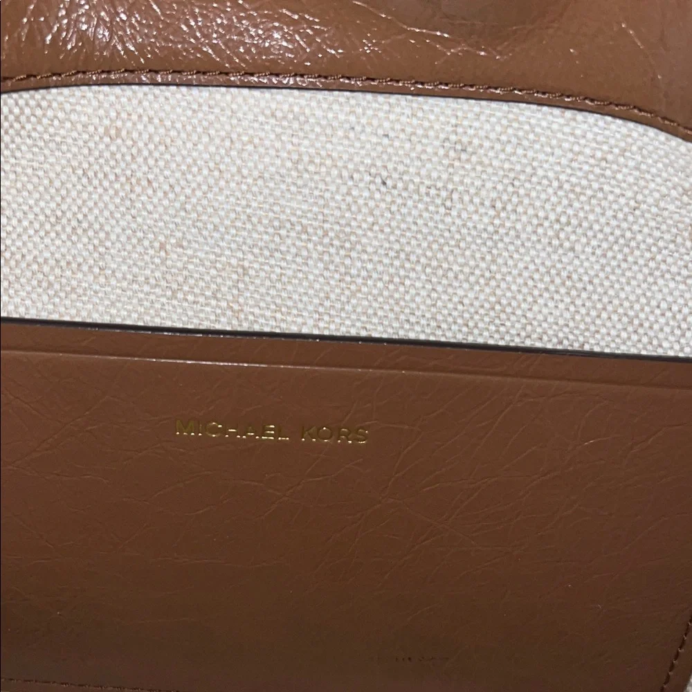 Michael Kors Darrington Large Crackle Brown Leather Crossbody - Picture 12 of 16